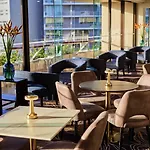 Hilton Cairns
