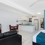 Cairns City Palms