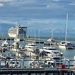 Cairns Waterfront Luxury At Harbourlights