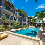 Cairns City Oasis King Bed Studio; Pool & Bbq