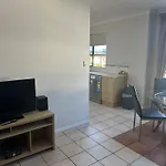 2 Bedroom Family Or Corporate Stay Self-Contained Apartment In Cairns