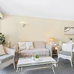 Stylish Cbd Retreat - 8 Il Palazzo