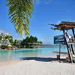Aquarius Esplanade Retreat