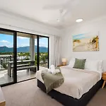 Cairns Penthouse - Private Rooftop Outdoor Gym, Spa & Tv Area With Sunset & Mountain Views