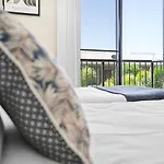 Seabreeze City Loft- 2Km To Centre. 4Km To Airport