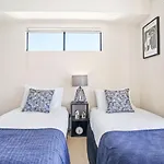 Seabreeze City Loft- 2Km To Centre. 4Km To Airport