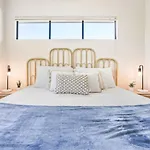 Seabreeze City Loft- 2Km To Centre. 4Km To Airport