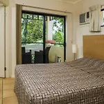 City Plaza Apartments