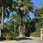 Cairns Golf Course Apartment