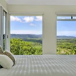Hilltop Rainforest Retreat