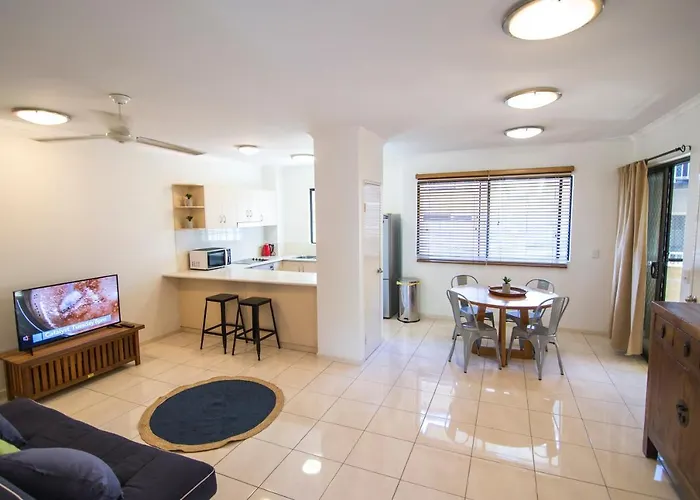 Minnie St 2 Bedroom / 2 Bathroom Apartment