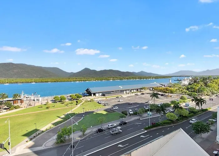 3 Bedroom Cbd Waterfront Luxury Apartment