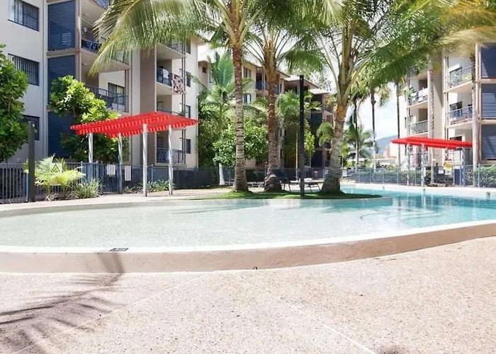 3 Bedroom 2 Bath Apartment In Cairns Queensland