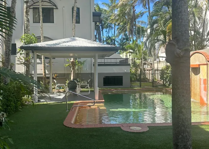 Fantastic Self-Contained 1 Bedroom Apartment In Cairns North