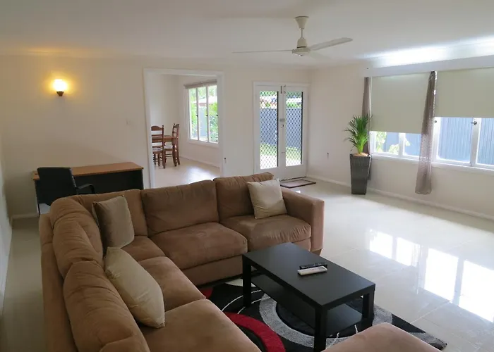 Edge Hill Clean & Green Cairns, 7 Minutes From The Airport, 7 Minutes To Cairns Cbd & Reef Fleet Terminal