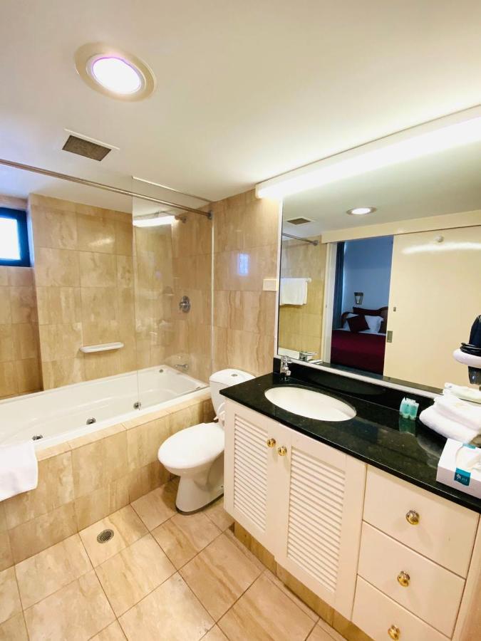 Hotel Acacia Court