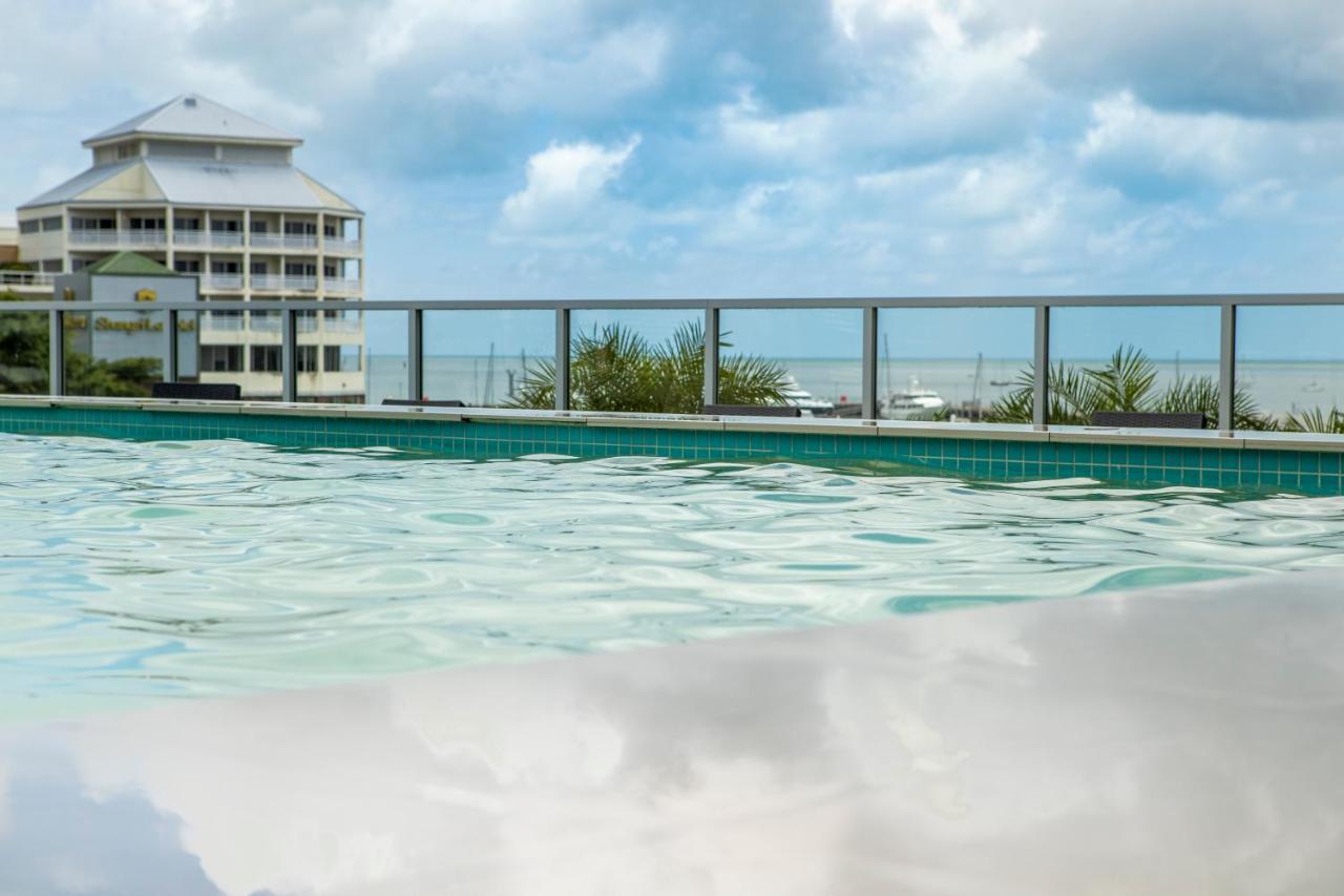 Waterfront Luxury At Harbourlights Cairns