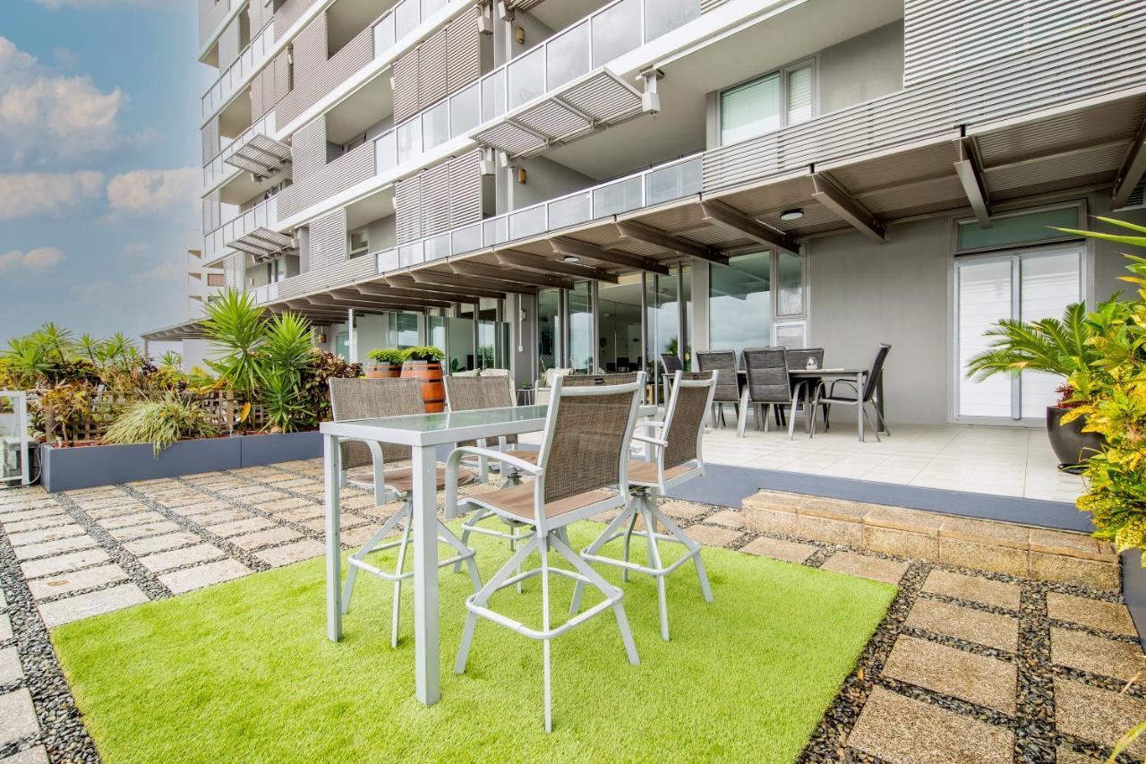 Waterfront Luxury At Harbourlights * Cairns
