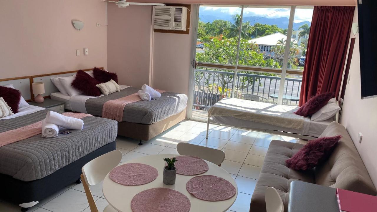 Holiday Lodge Apartment * Cairns