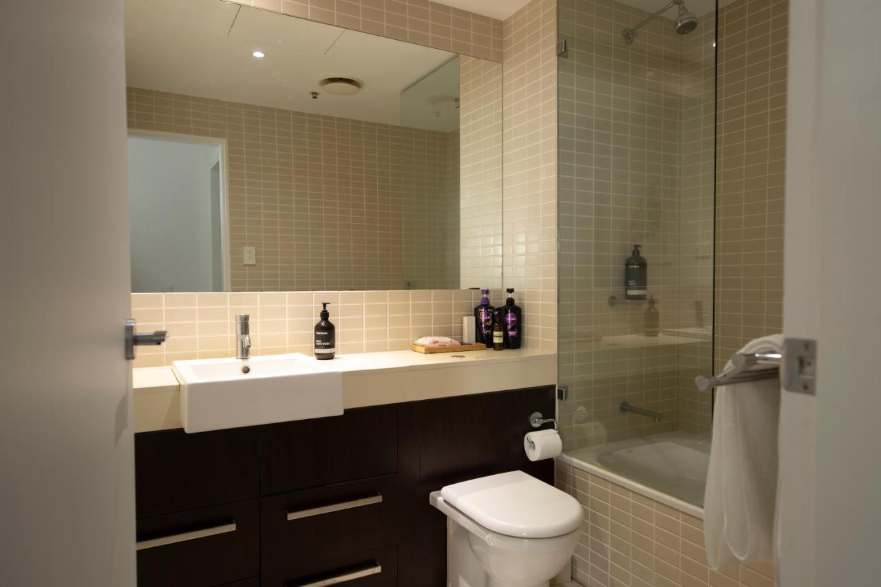 Waterfront Luxury At Harbourlights Apartment Cairns