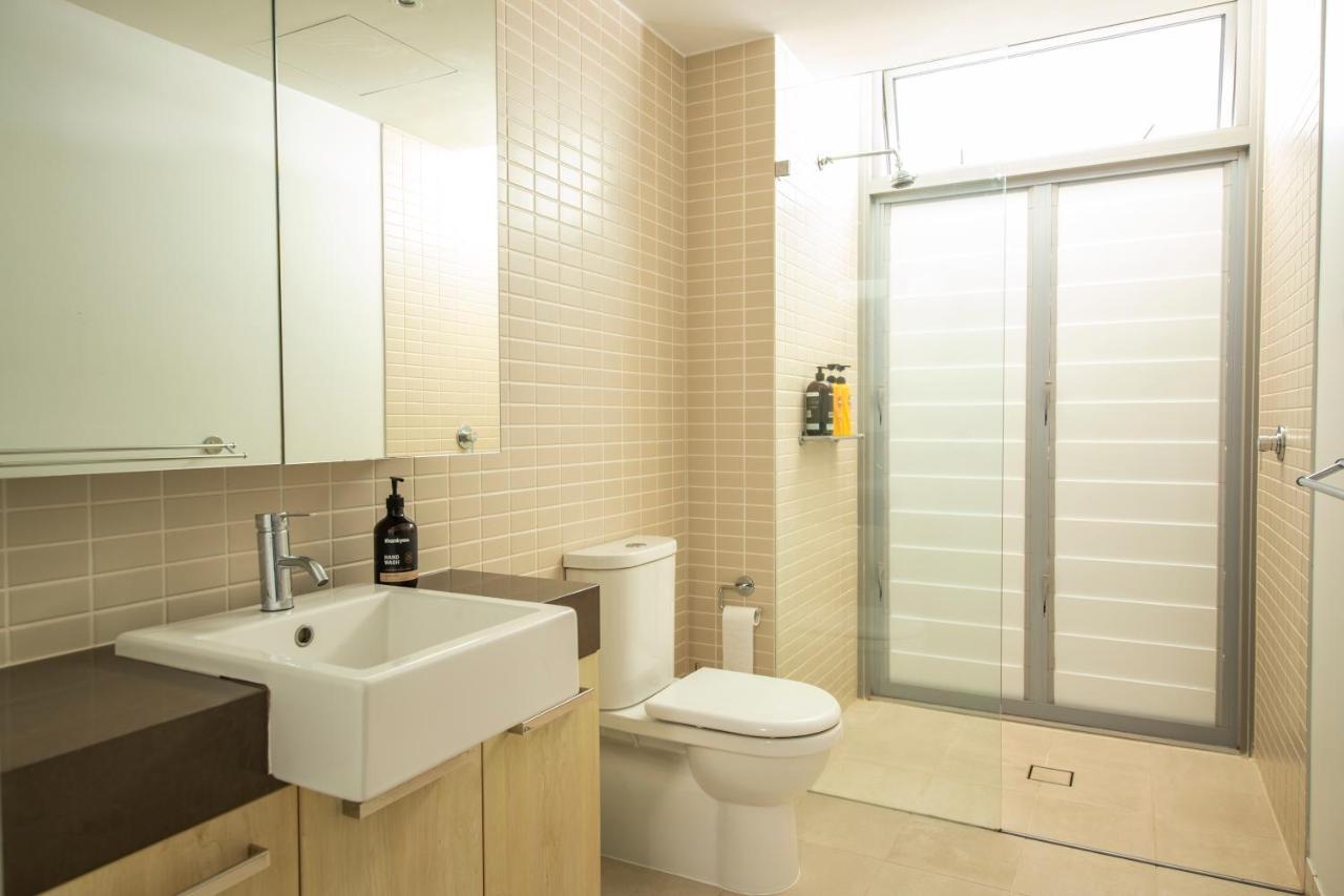 Apartment Waterfront Luxury At Harbourlights Cairns