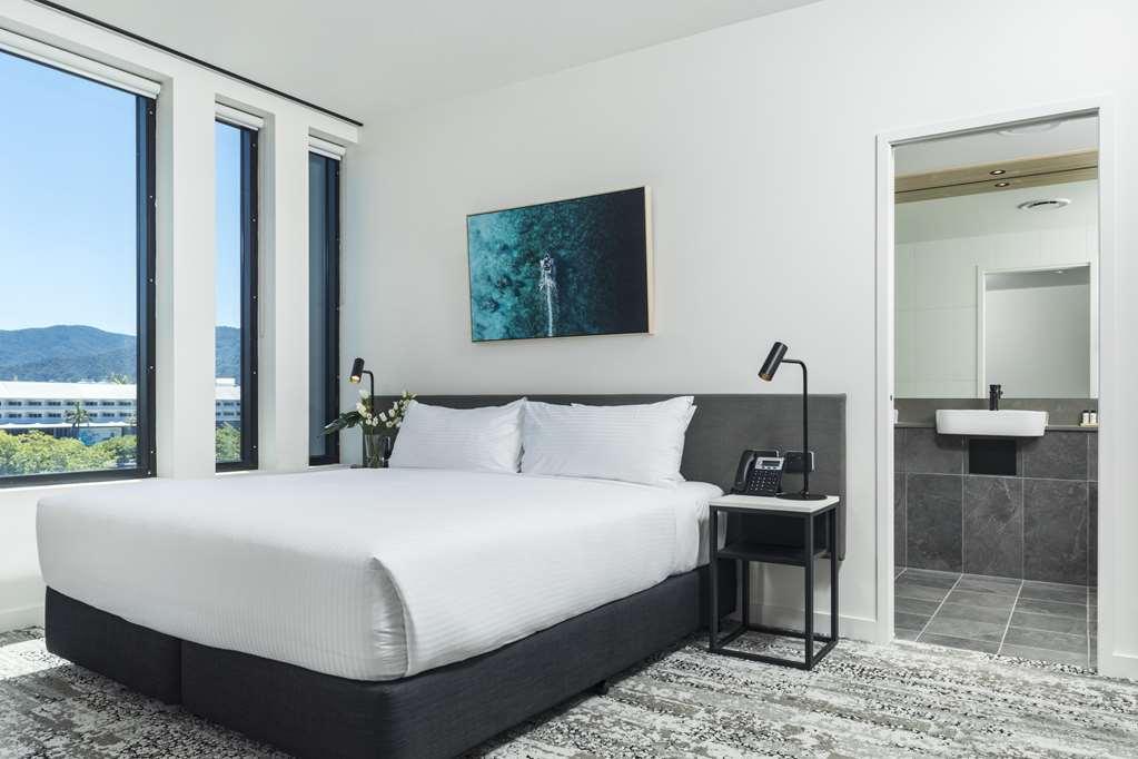 Oaks Hotel Cairns