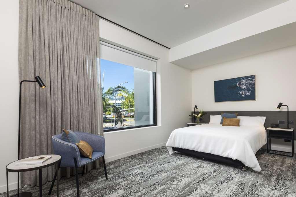 Oaks Cairns