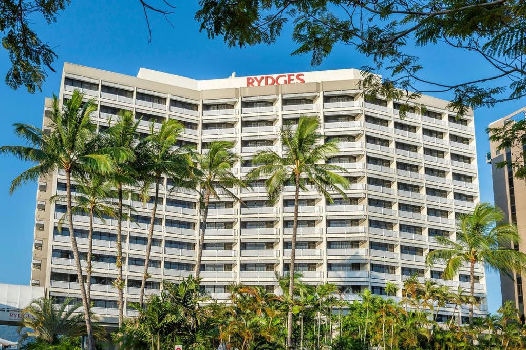 Hotel Rydges Esplanade 4*