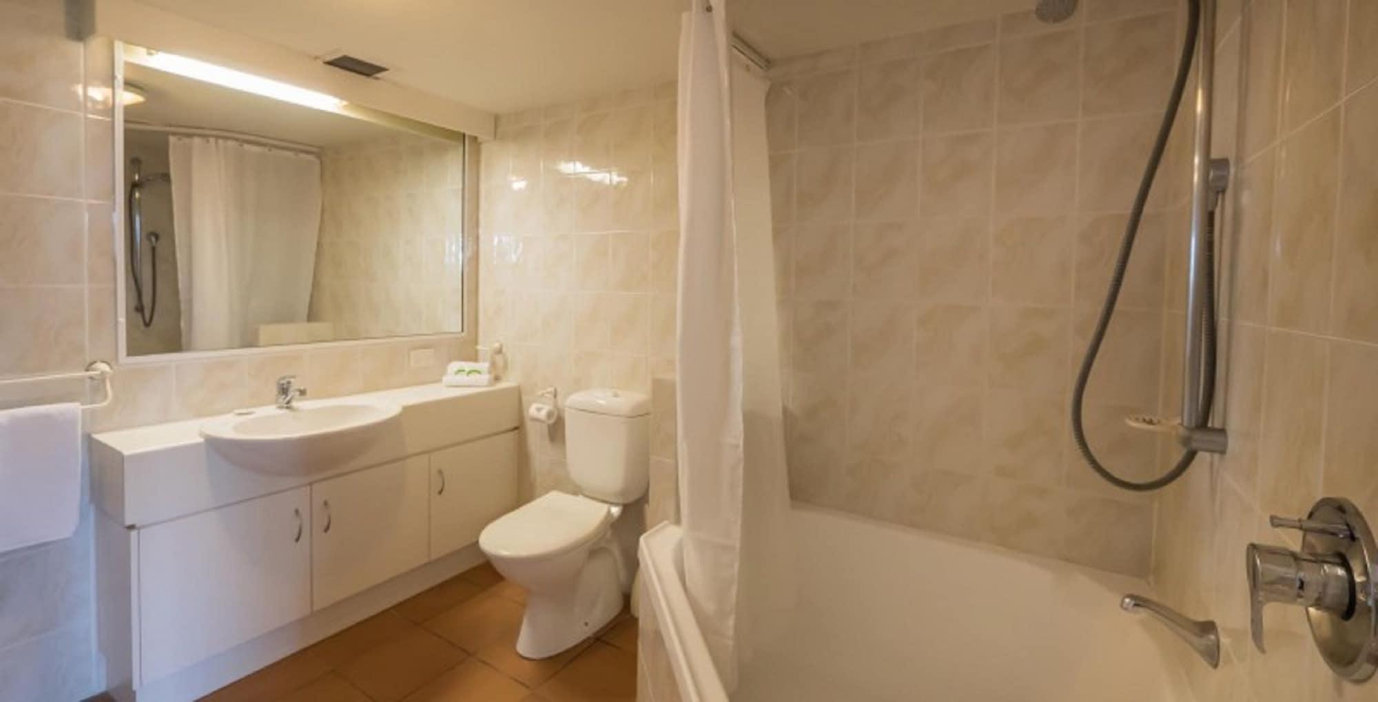Tropic Towers 4*