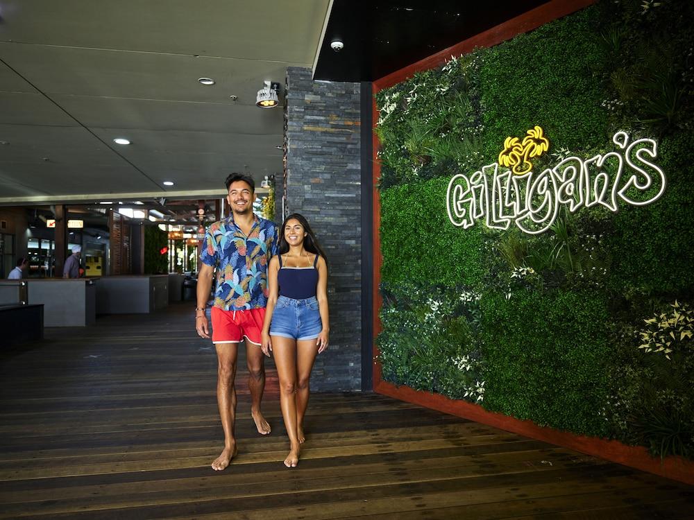Gilligan's &