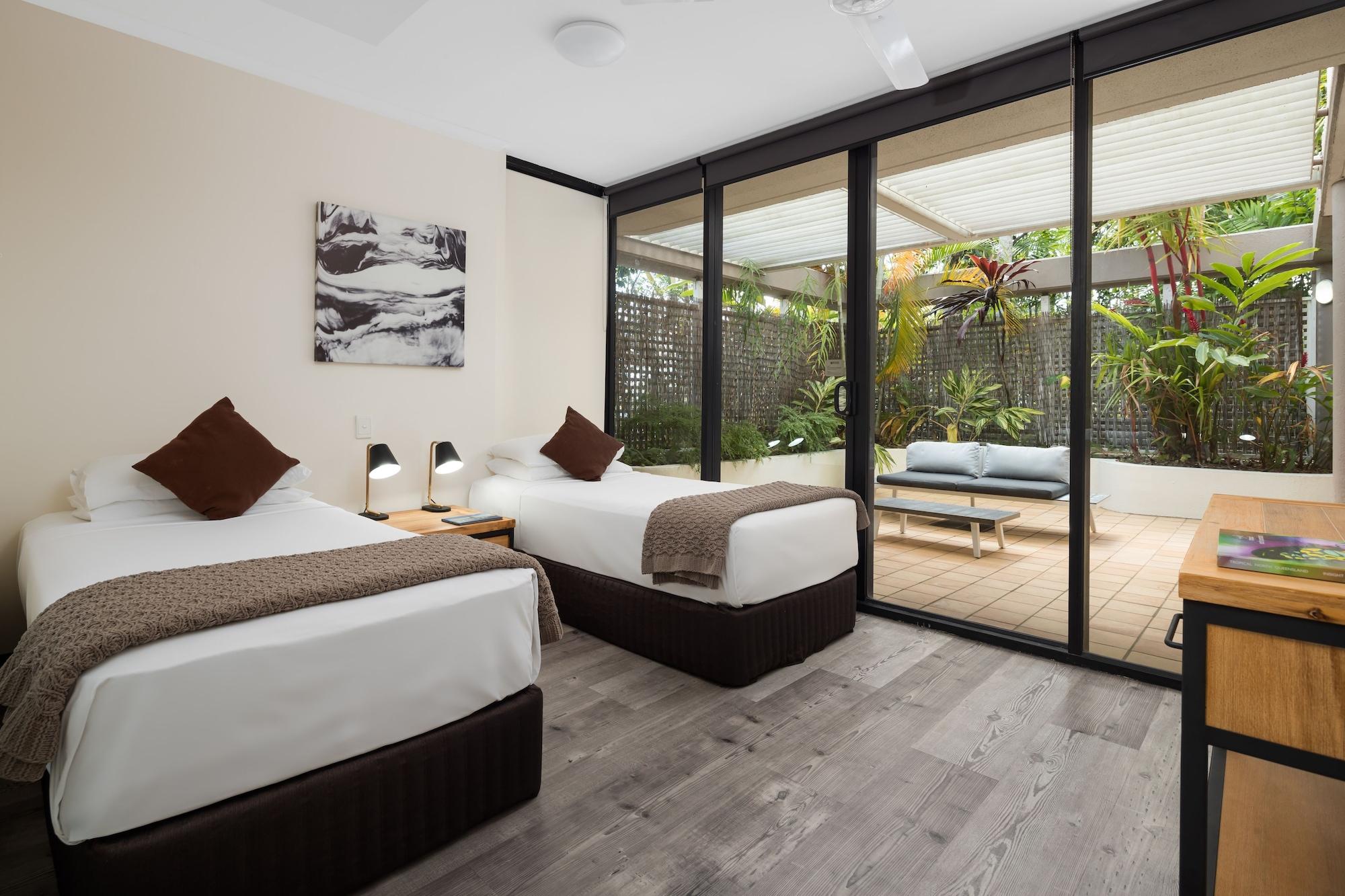 Rydges Esplanade Hotel 4*