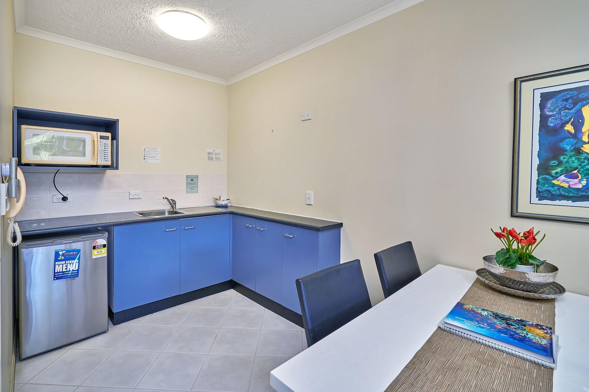 North Cove Waterfront Aparthotel 4*