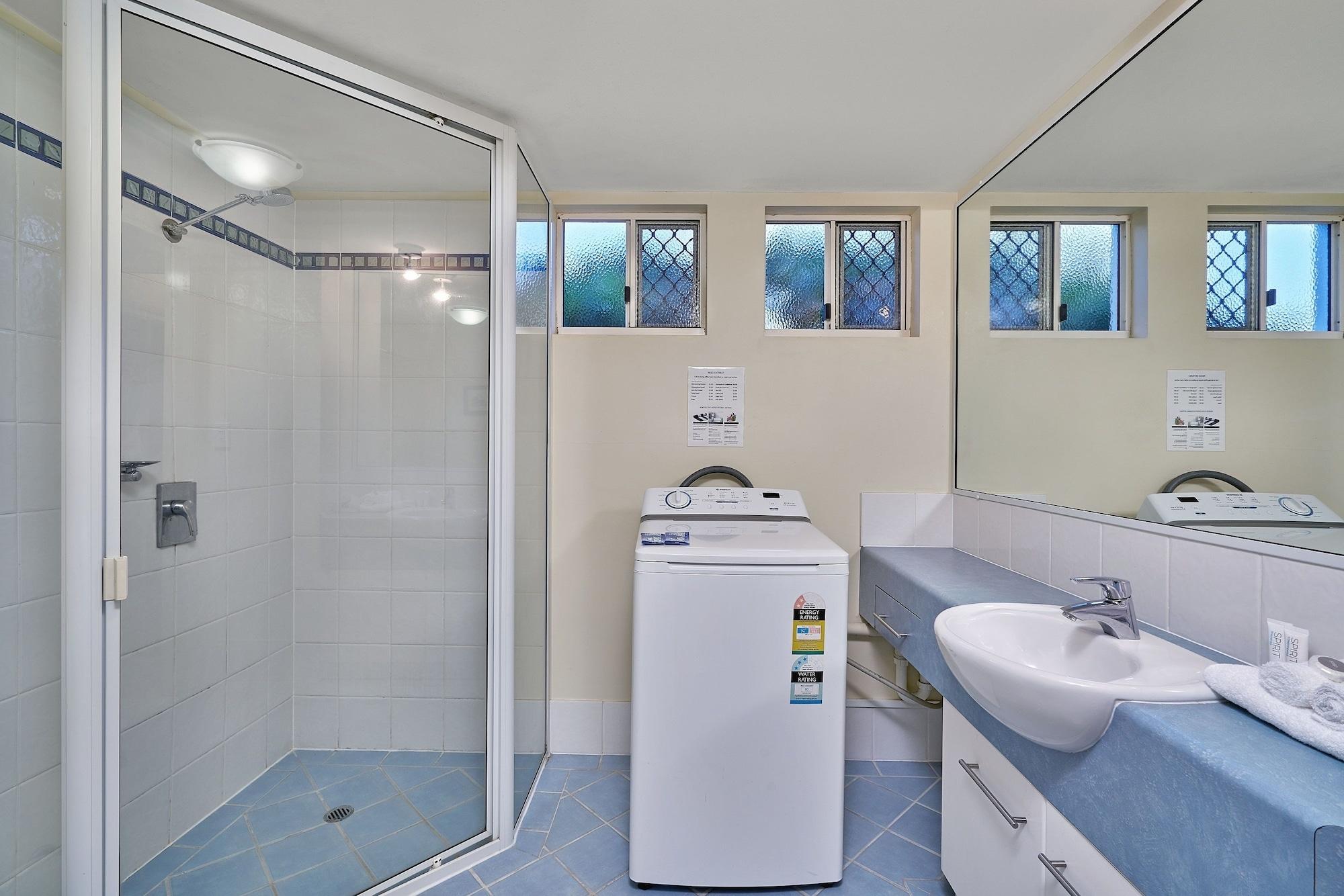 North Cove Waterfront 4*