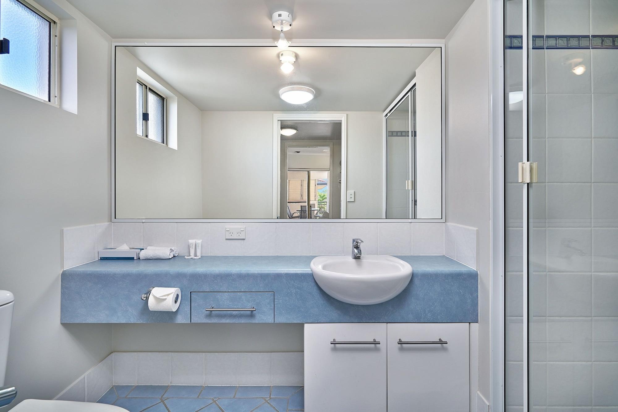Aparthotel North Cove Waterfront 4*