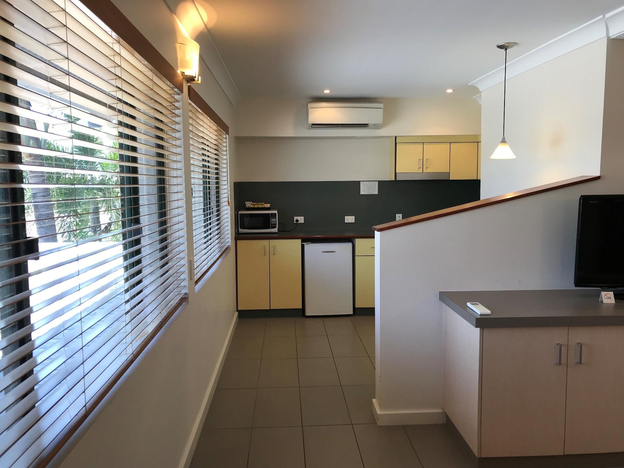 Aparthotel Bay Village Tropical Retreat & 3*