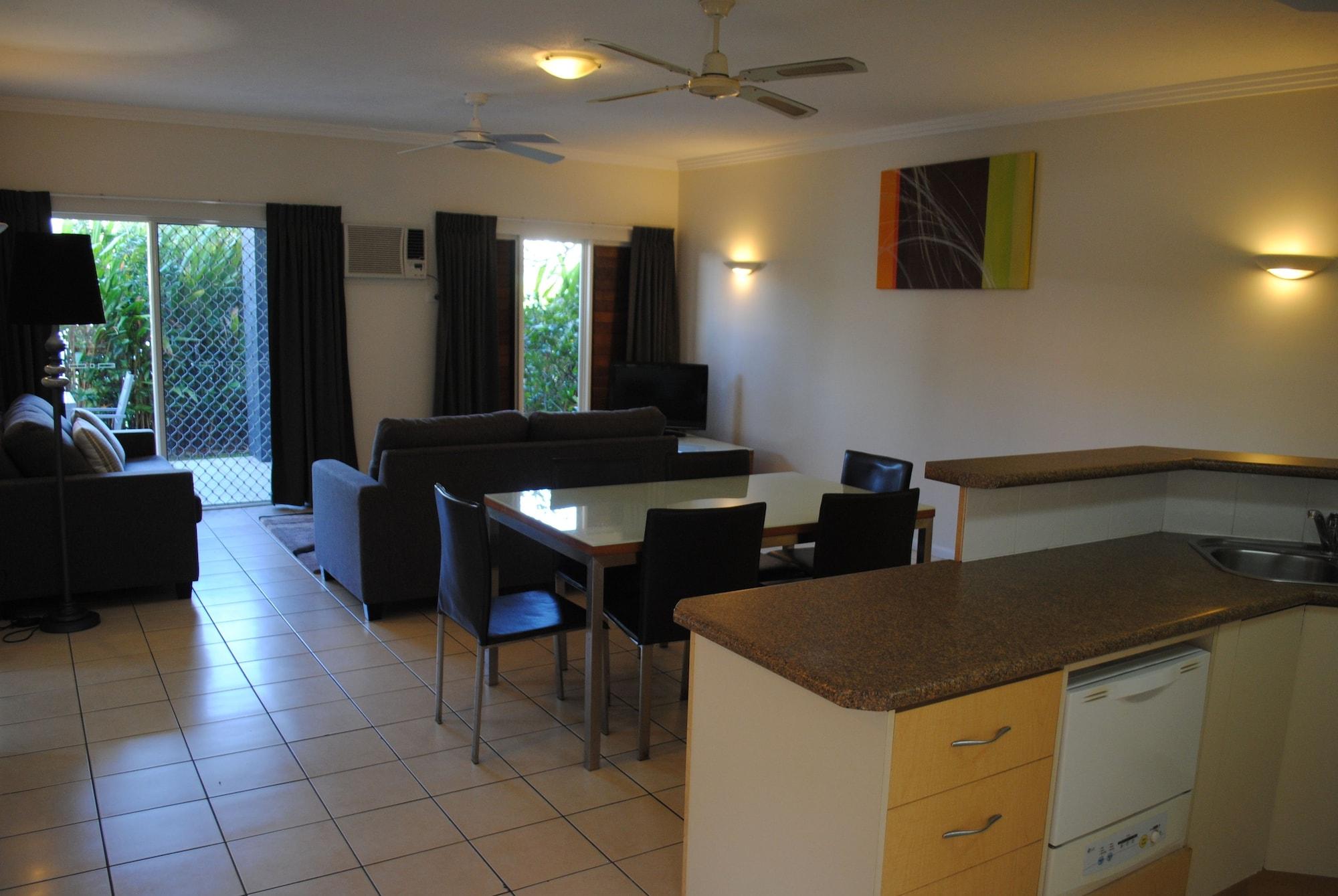 Aparthotel Bay Village Tropical Retreat & Cairns