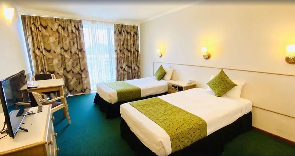 Hotel Acacia Court