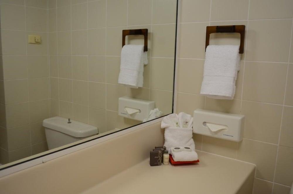 Acacia Court Hotel Cairns