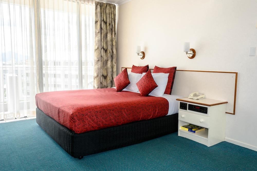 Acacia Court Hotel Cairns