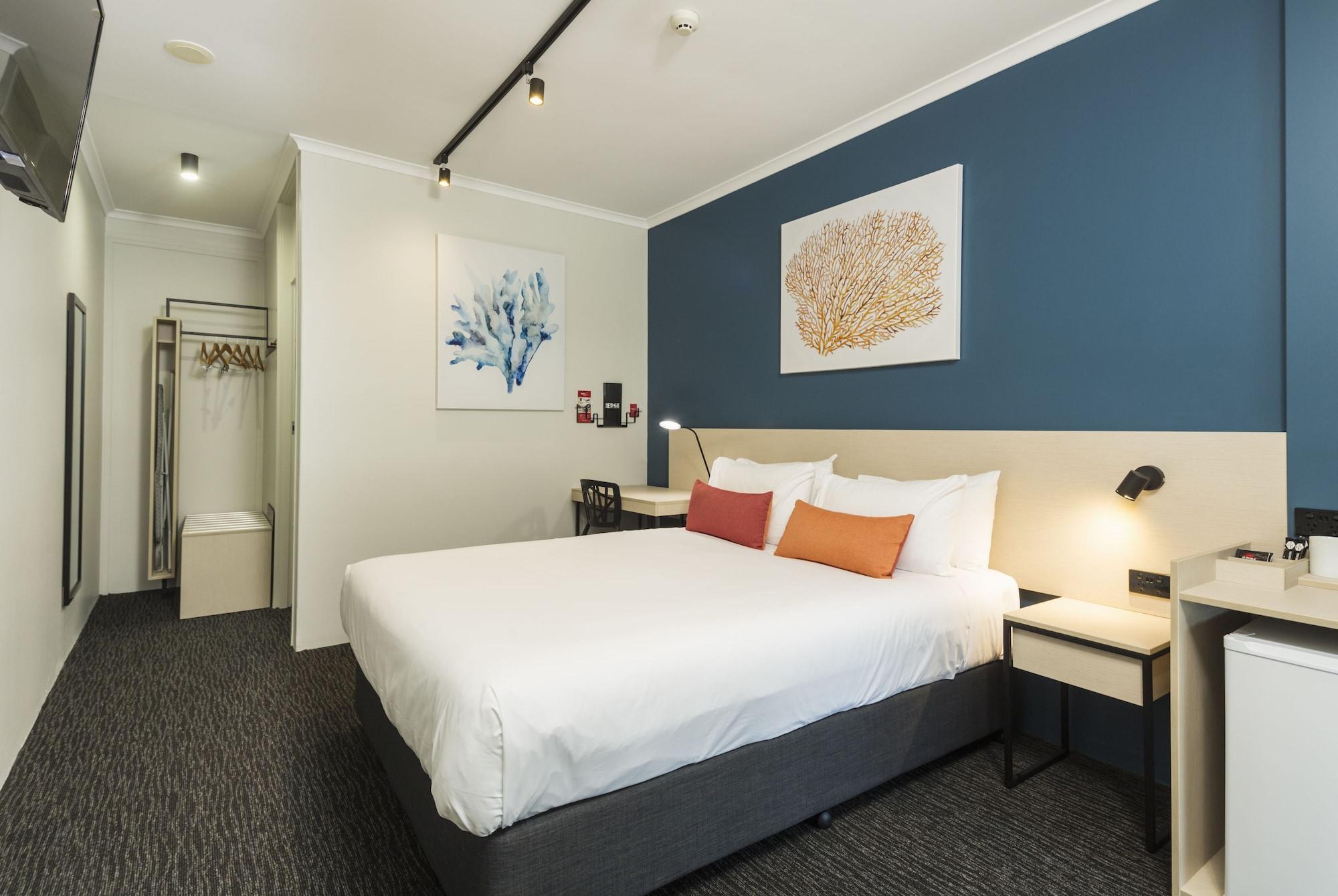 Hotel Nightcap At Edge Hill Tavern Cairns
