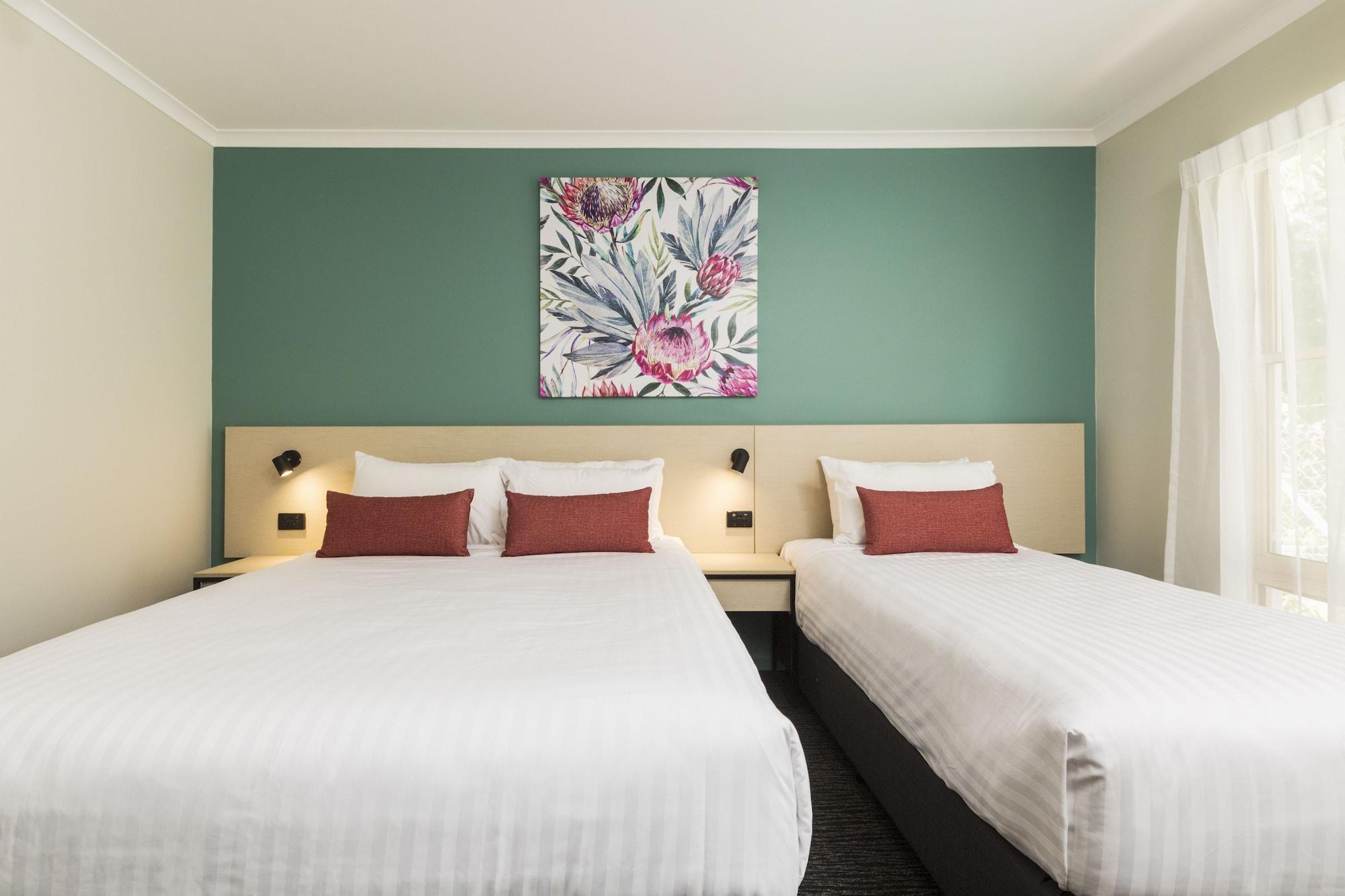 Hotel Nightcap At Balaclava Cairns