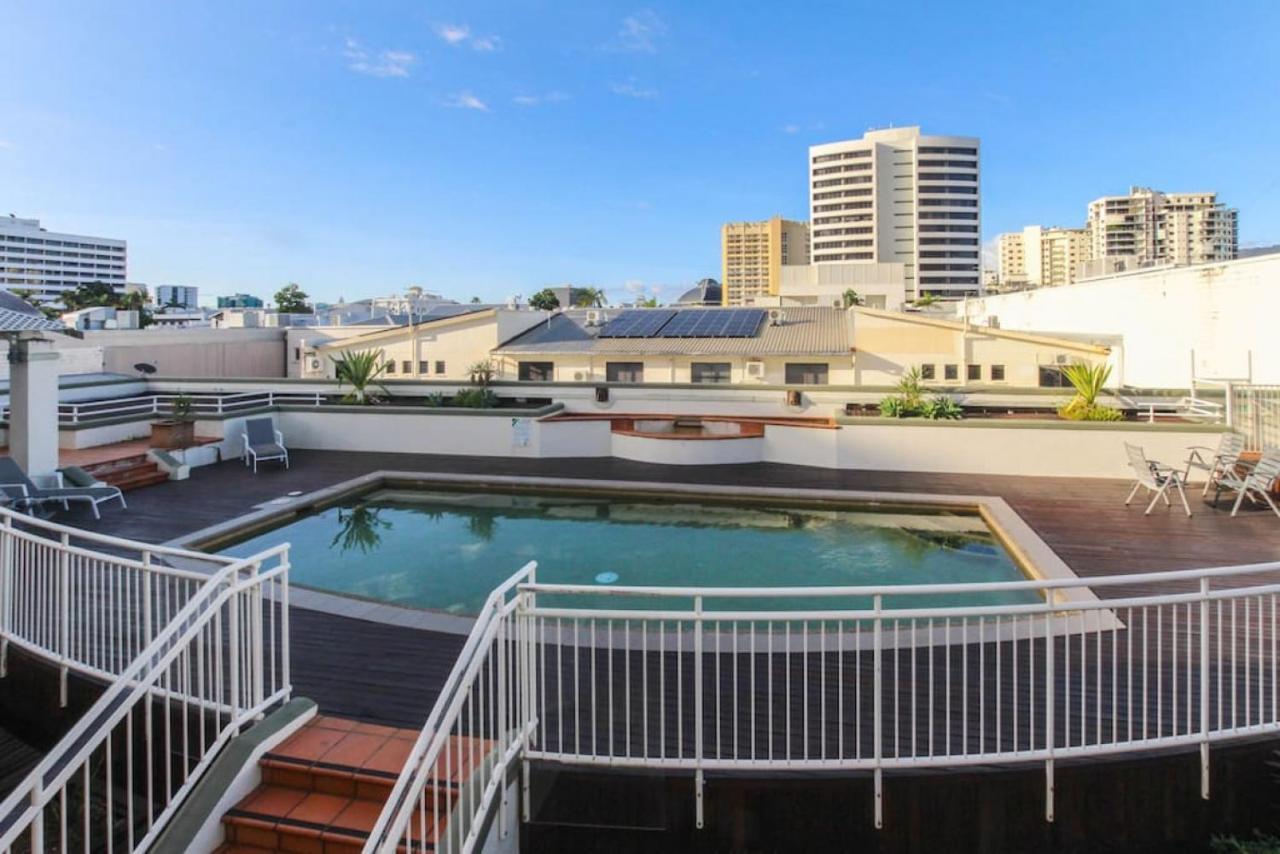 Inner One Bedroom With Pool View 22 Apartment *