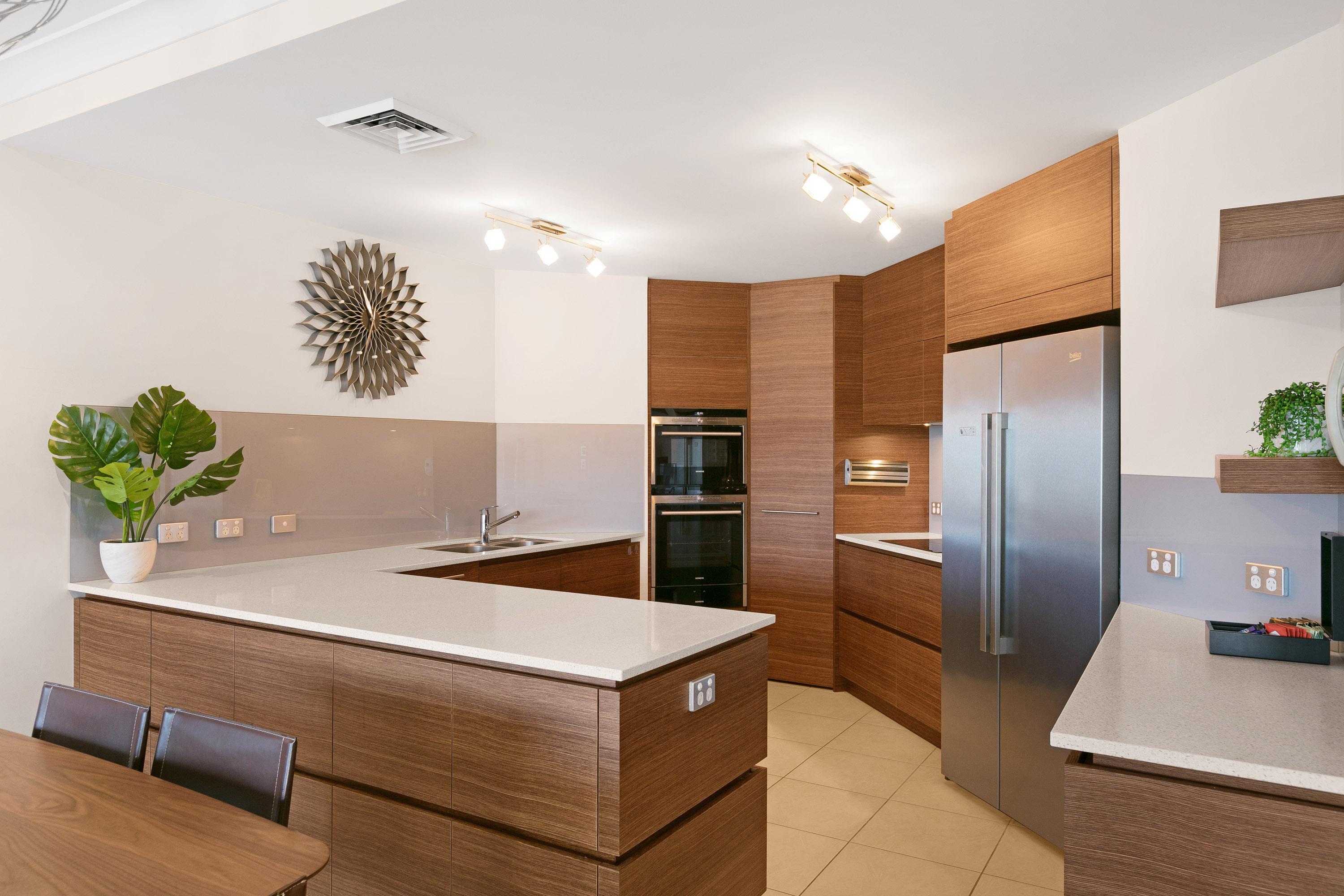 Mantra Esplanade Khách sạn 4*