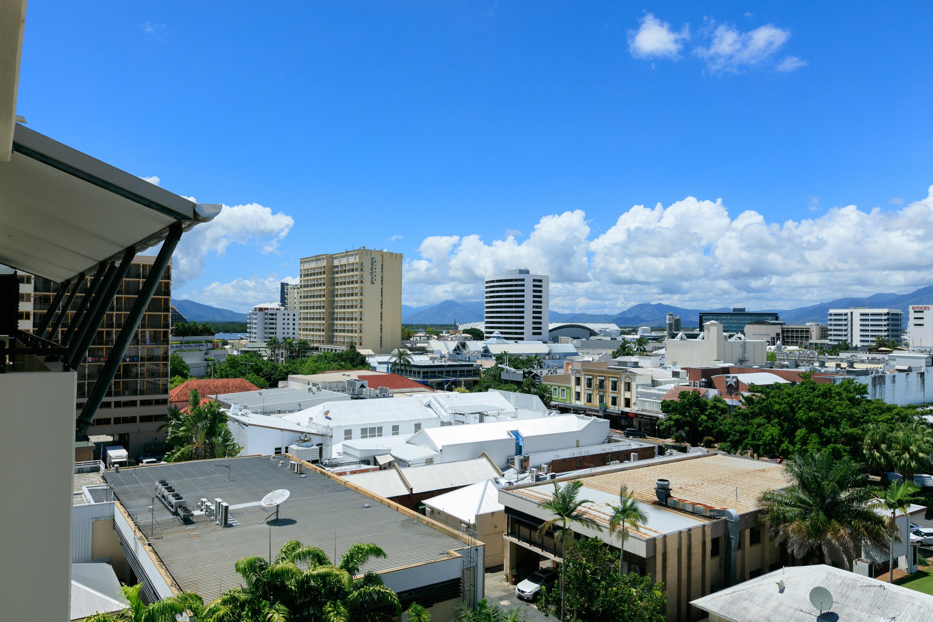 Mantra Esplanade 4* Cairns
