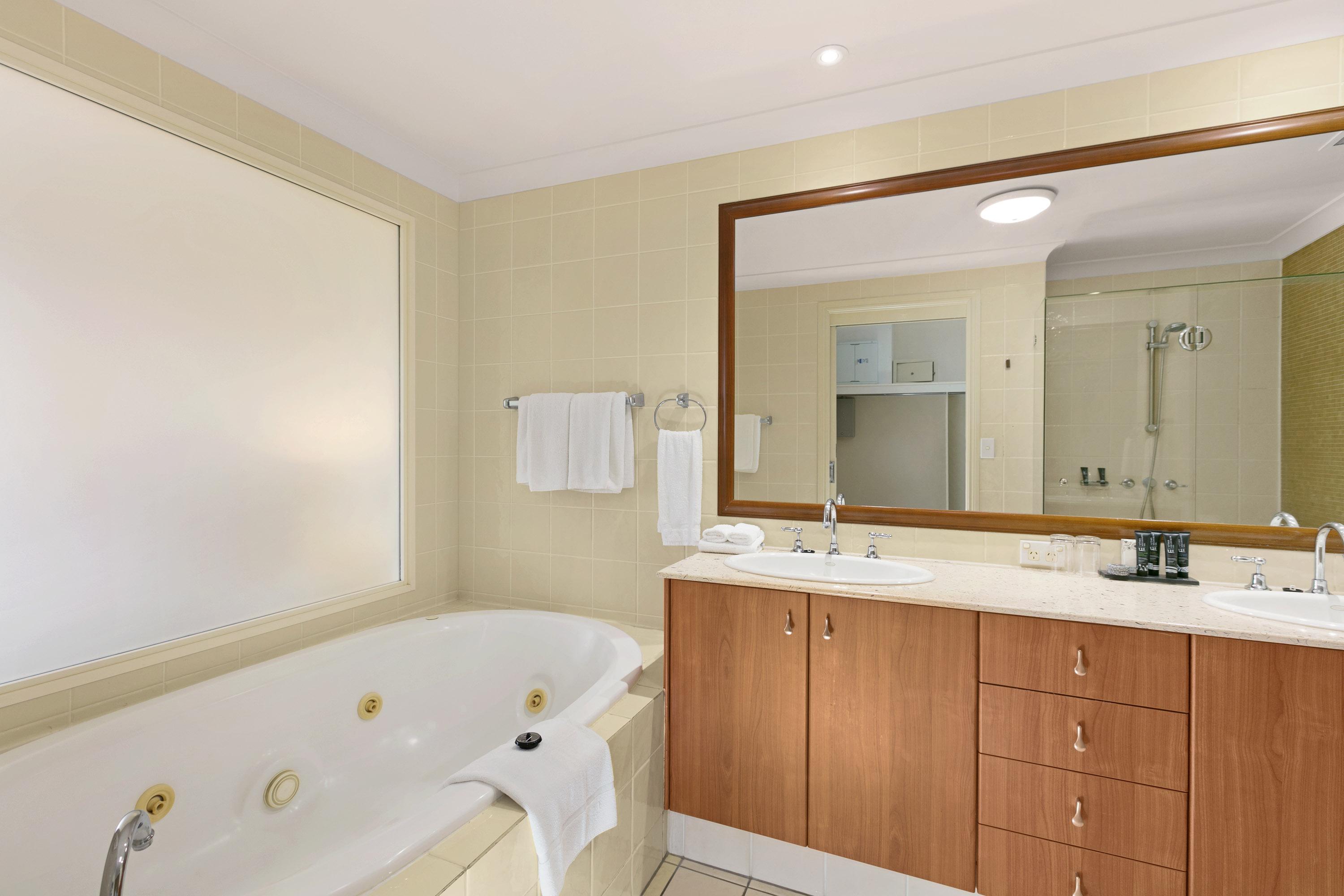 Mantra Esplanade 4*