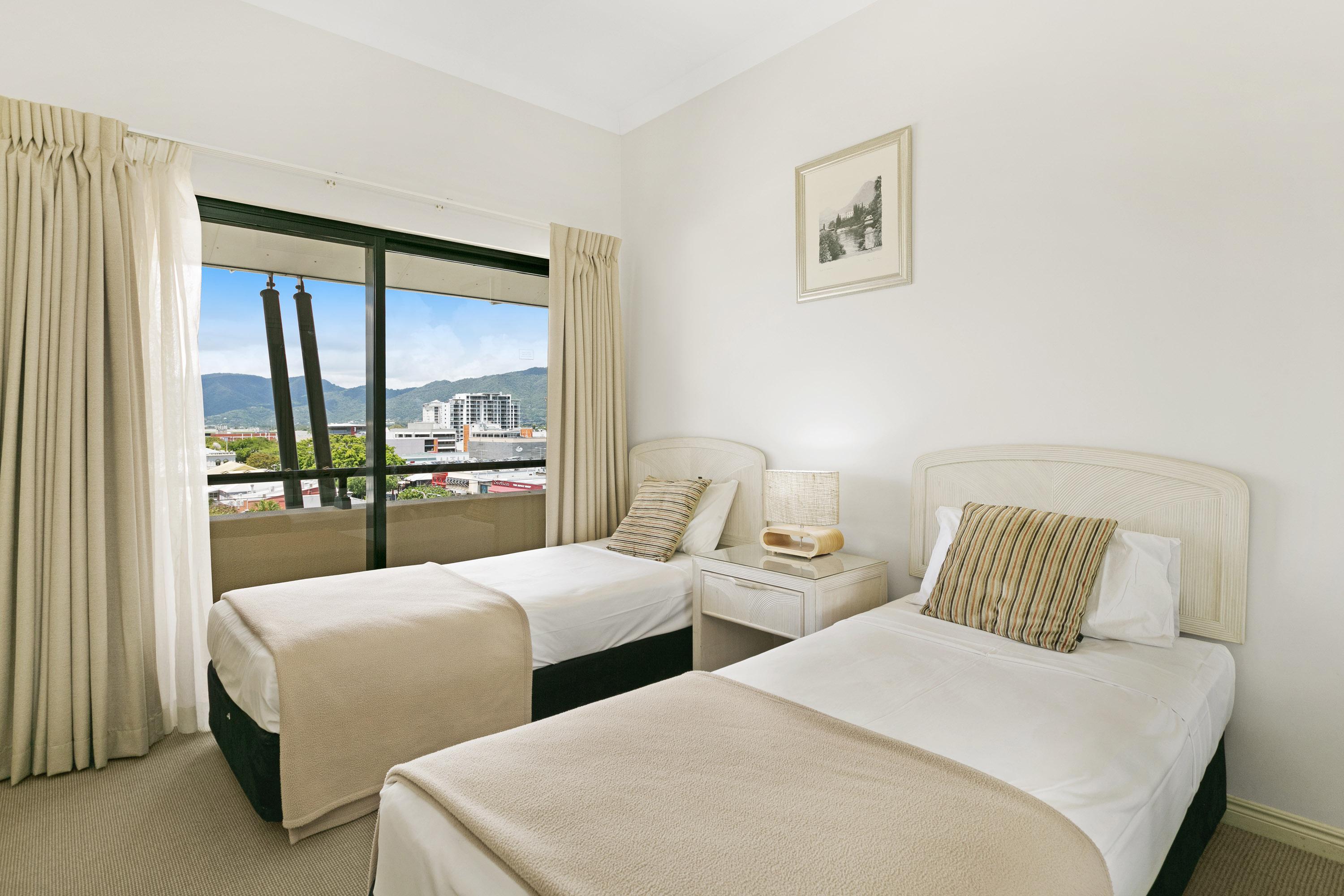 Mantra Esplanade 4* Cairns
