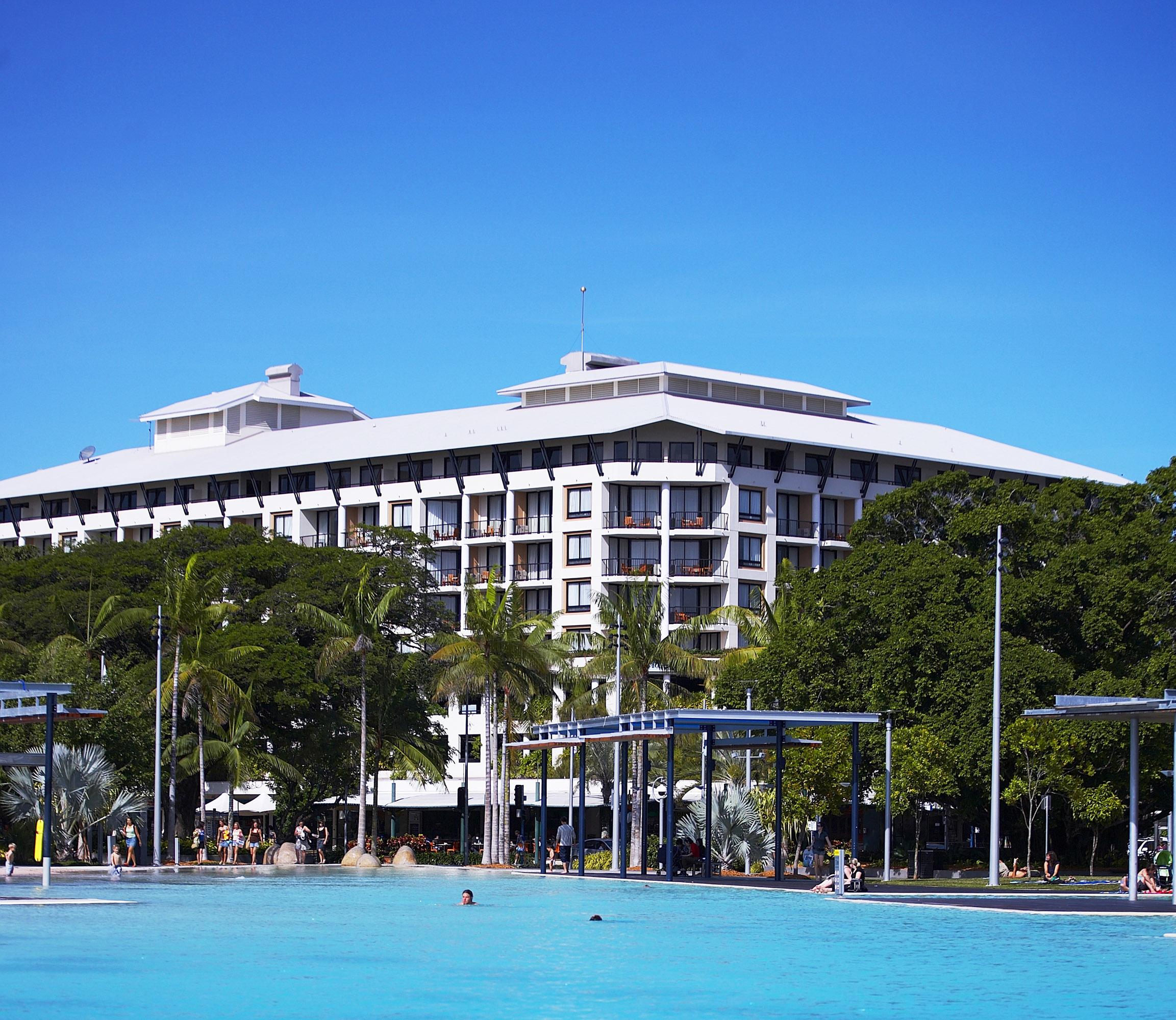 Mantra Esplanade Khách sạn