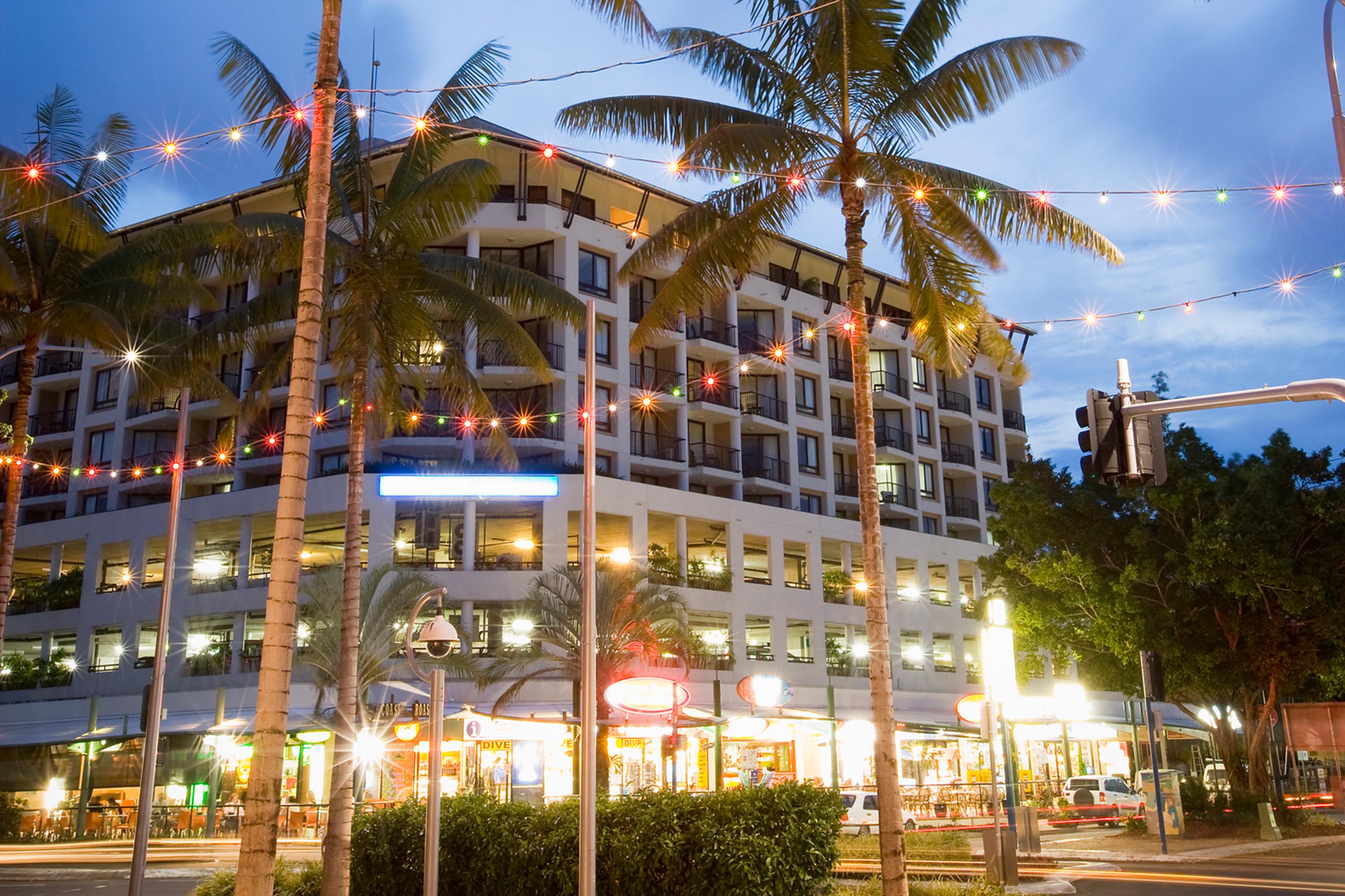 Khách sạn Mantra Esplanade Cairns