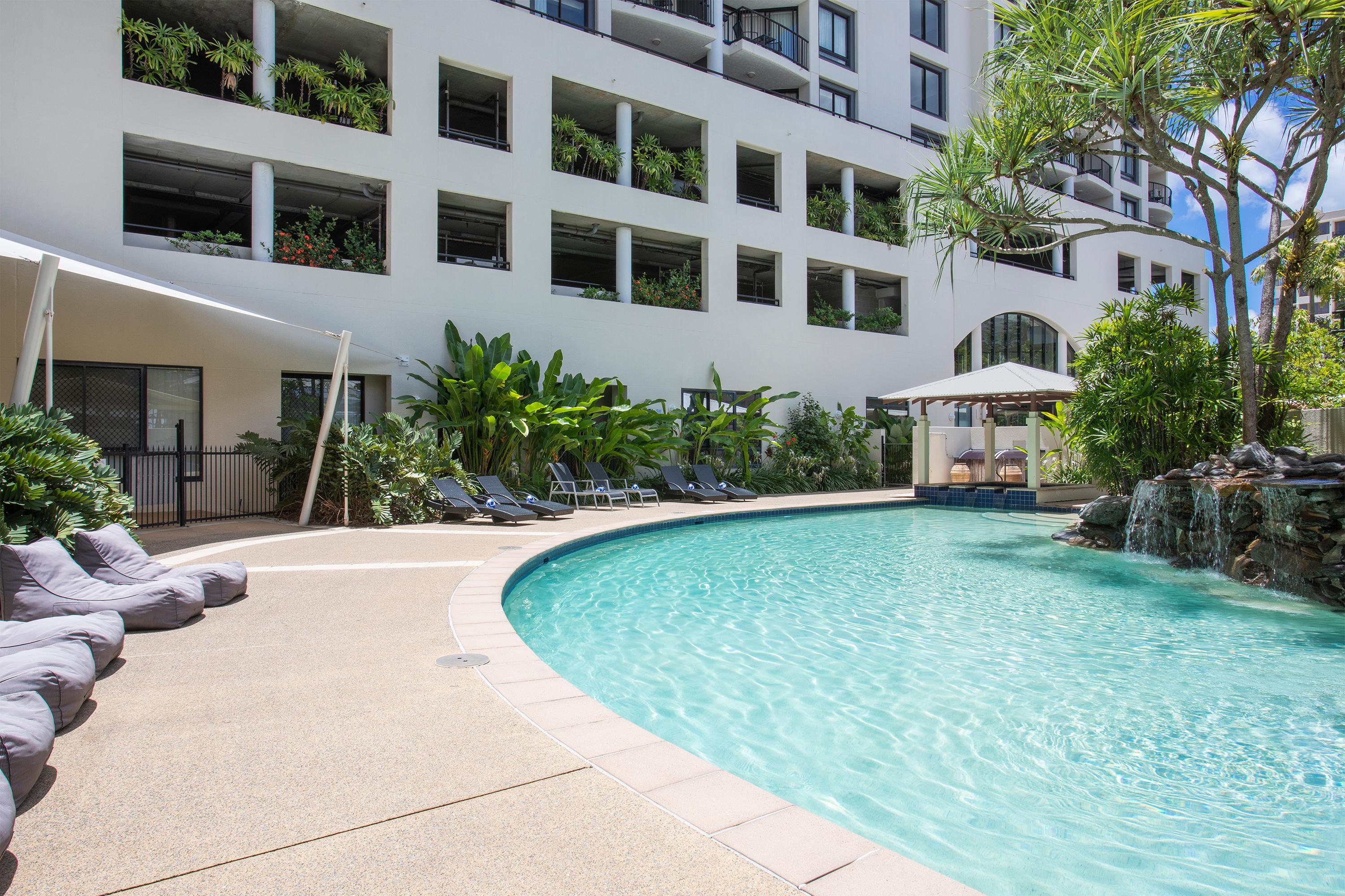 Khách sạn Mantra Esplanade 4*