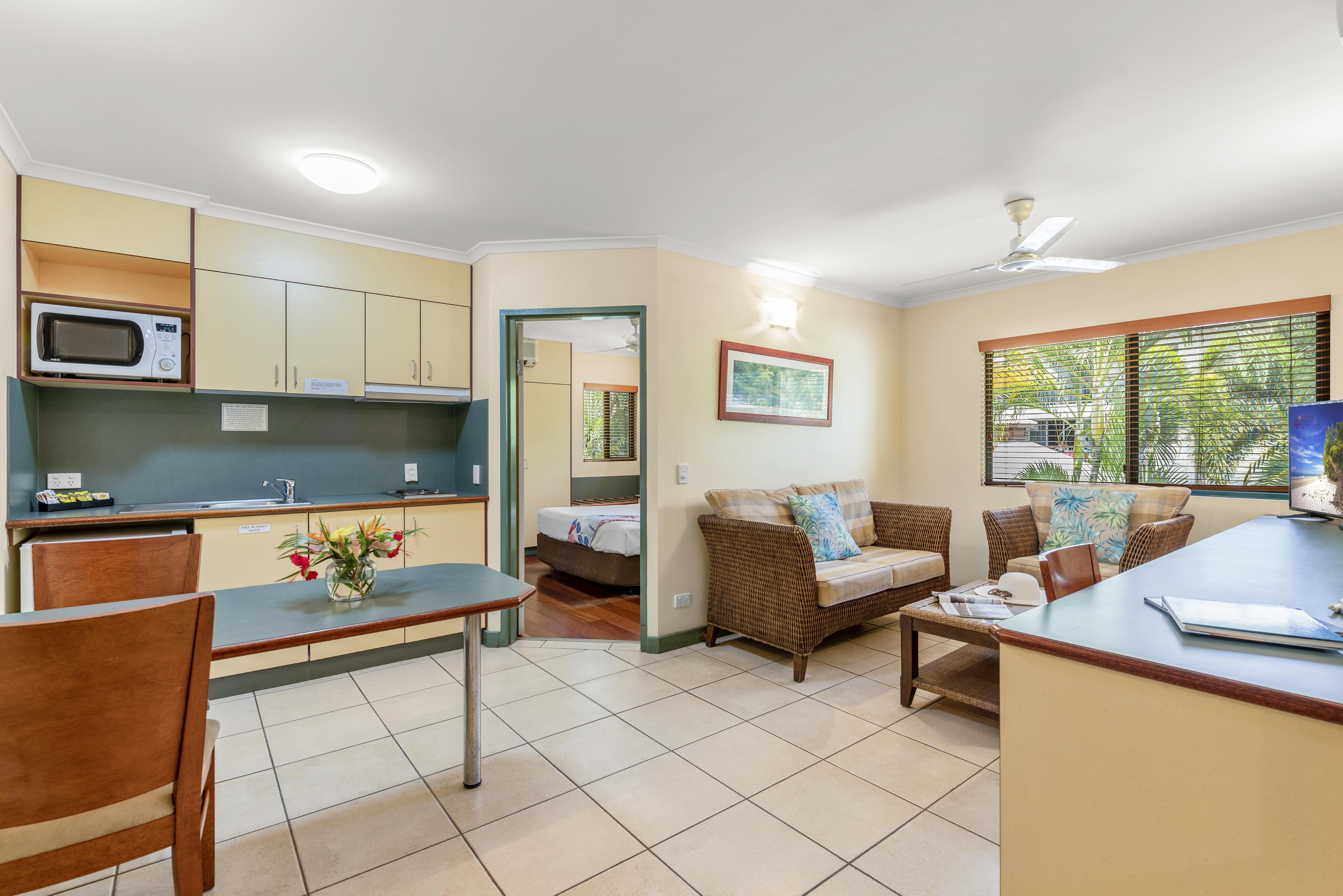 Bay Village Tropical Retreat &